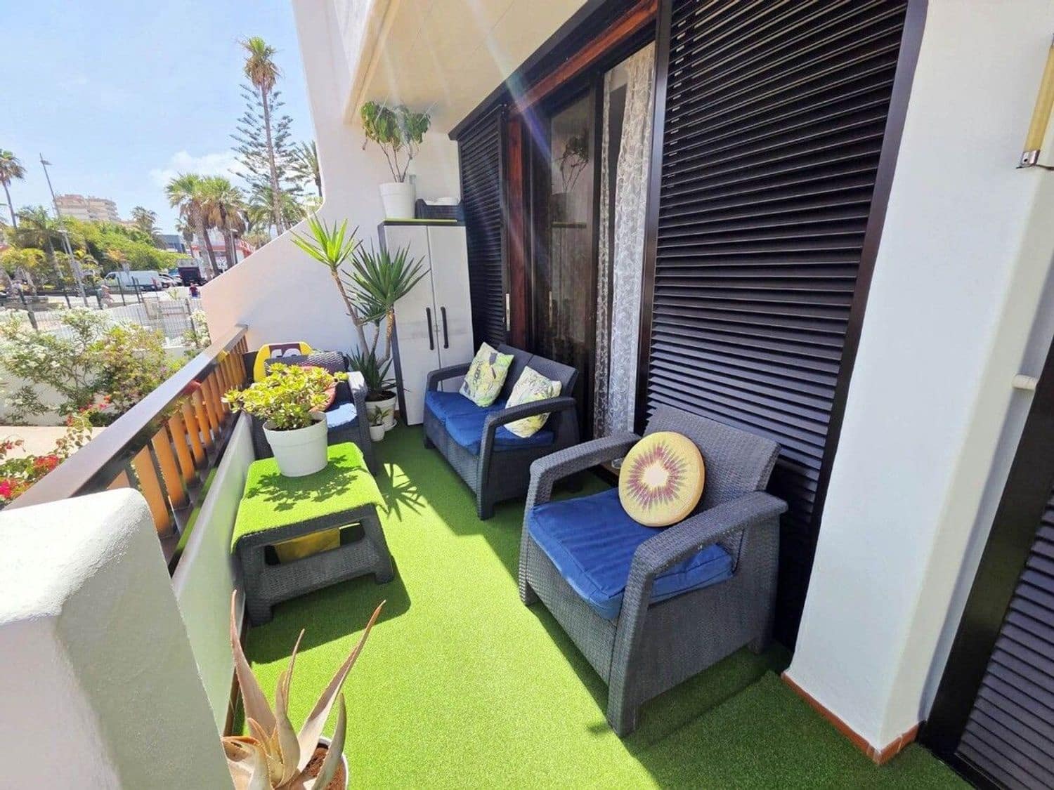Apartamento de 2 habitaciones en Playa de las Americas en venta con piscina garaje - 630.000 € (Ref: 9877780)