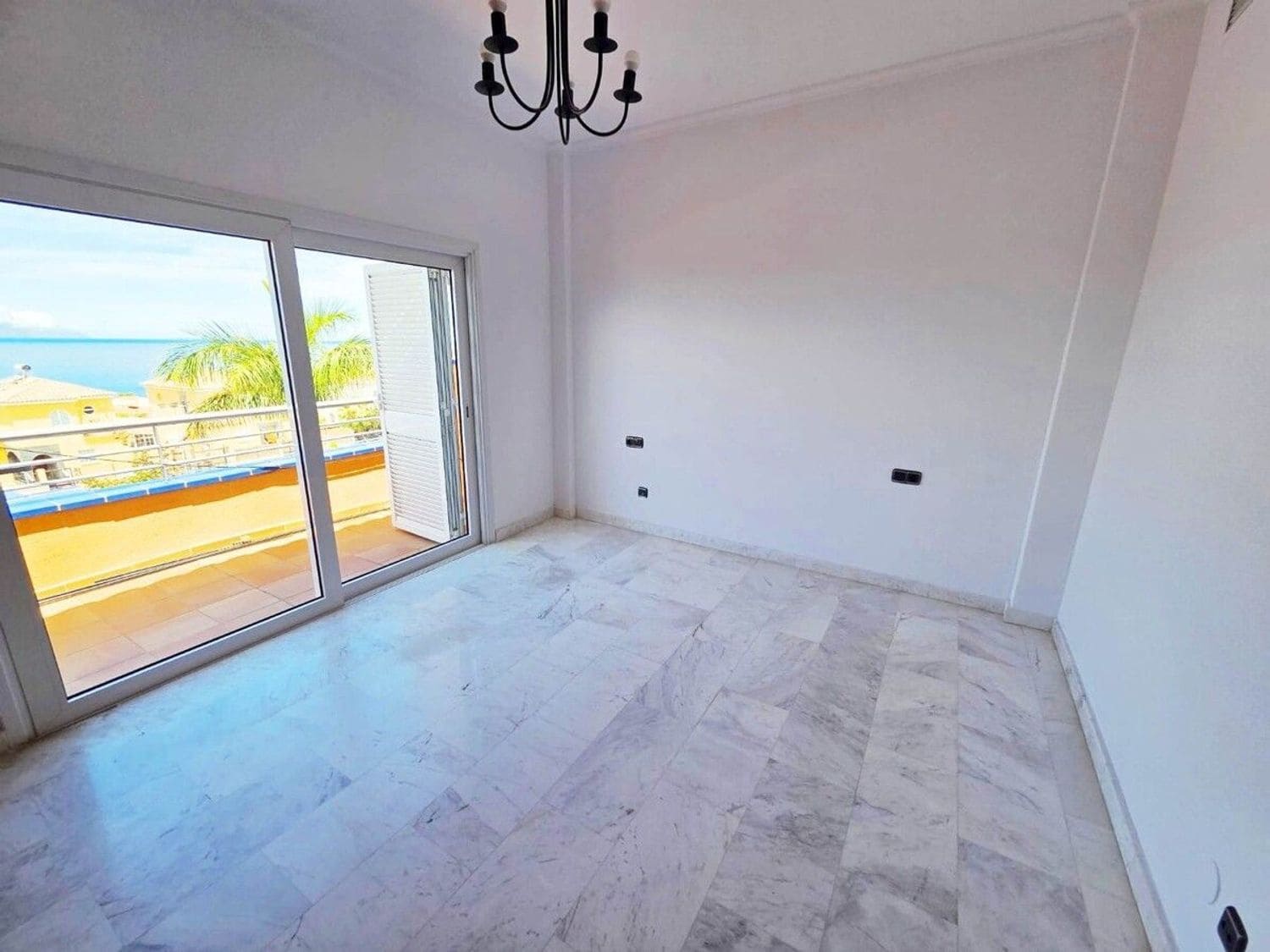 3 chambre Maison de Ville à vendre à Santa Cruz de Tenerife avec piscine garage - 539 000 € (Ref: 9921680)