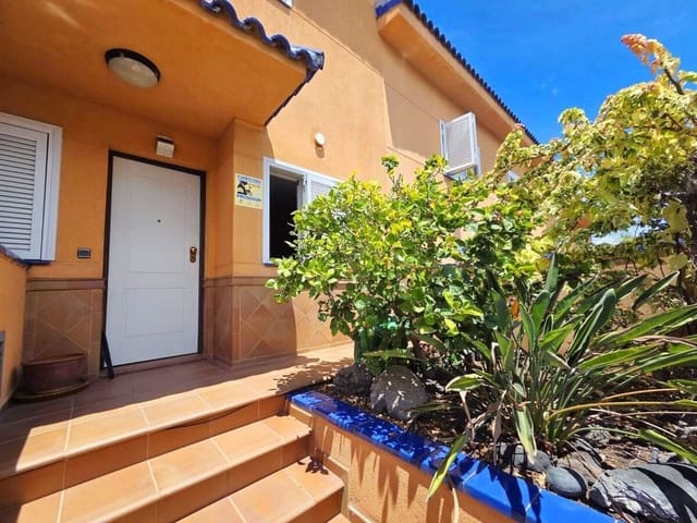 3 sypialnia Dom na sprzedaż w Puerto Santiago, Santiago del Teide z basenem garażem - 539 000 € (Ref: 9921680)