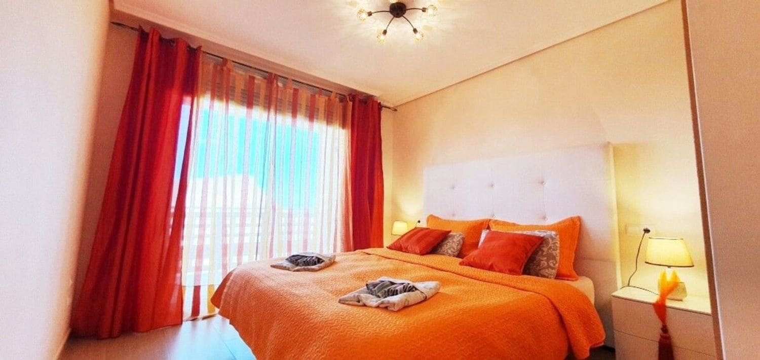 2 bedroom Apartment for sale in Santa Cruz de Tenerife with pool garage - € 445,000 (Ref: 9921681)