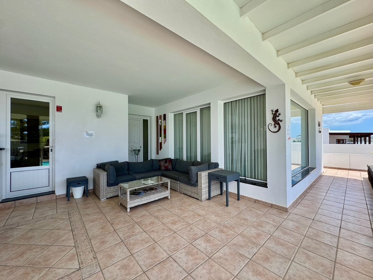 4 Zimmer Villa zu verkaufen in Puerto Calero mit Pool Garage - 1.050.000 € (Ref: 10038996)