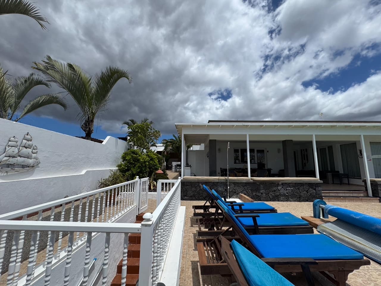 4 Zimmer Villa zu verkaufen in Puerto Calero mit Pool Garage - 1.050.000 € (Ref: 10038996)