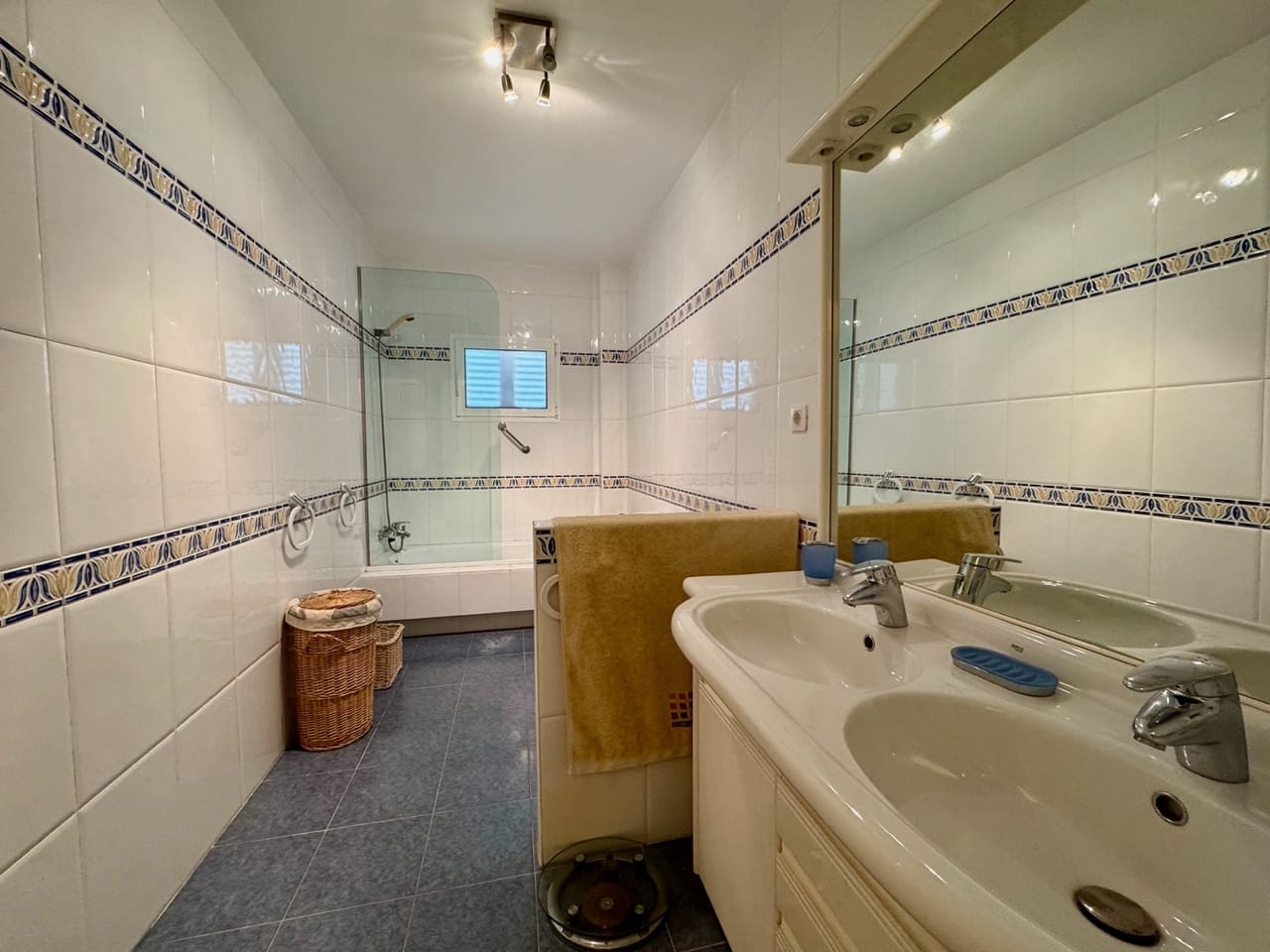4 Zimmer Villa zu verkaufen in Puerto Calero mit Pool Garage - 1.050.000 € (Ref: 10038996)