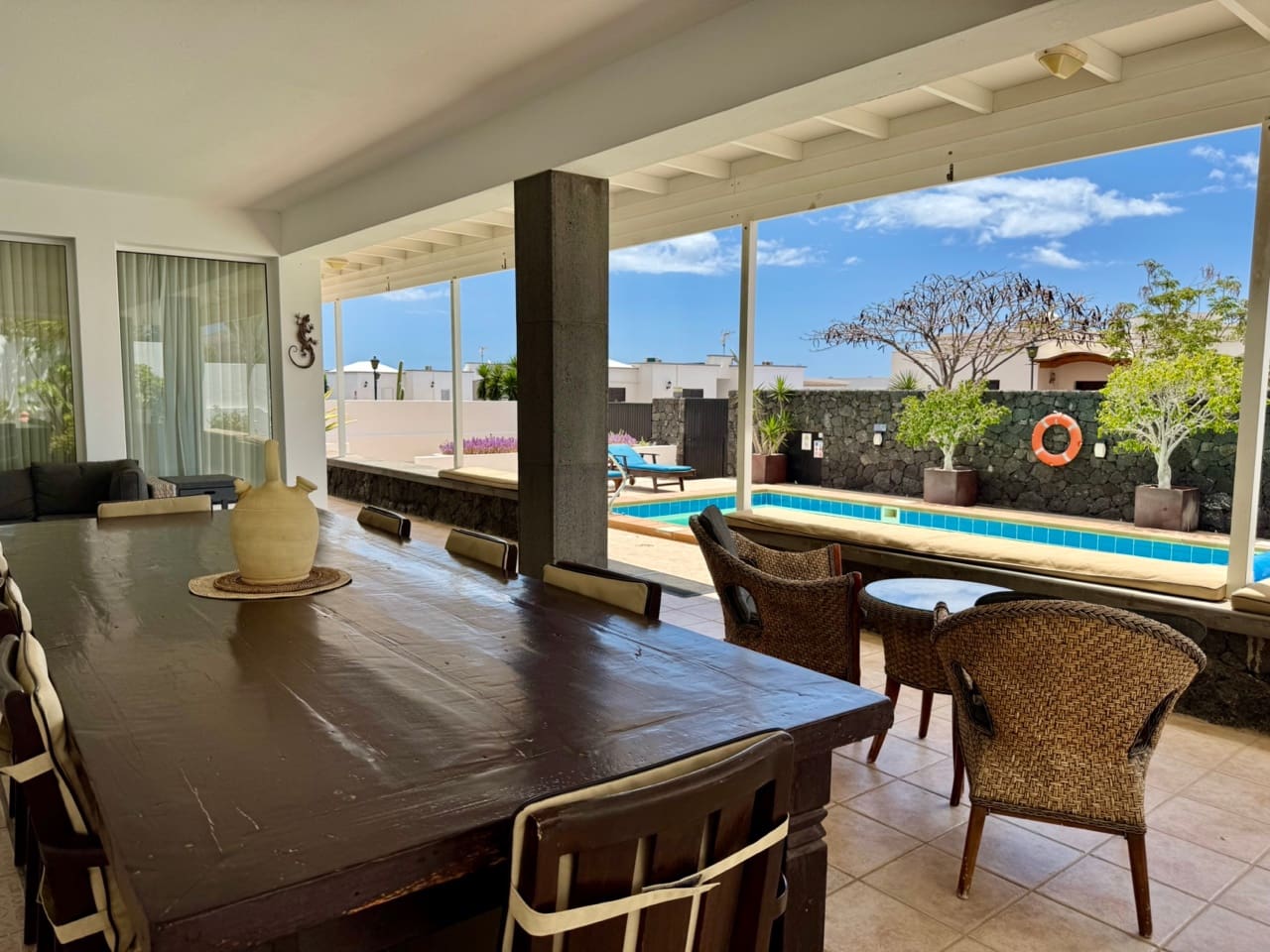 4 Zimmer Villa zu verkaufen in Puerto Calero mit Pool Garage - 1.050.000 € (Ref: 10038996)