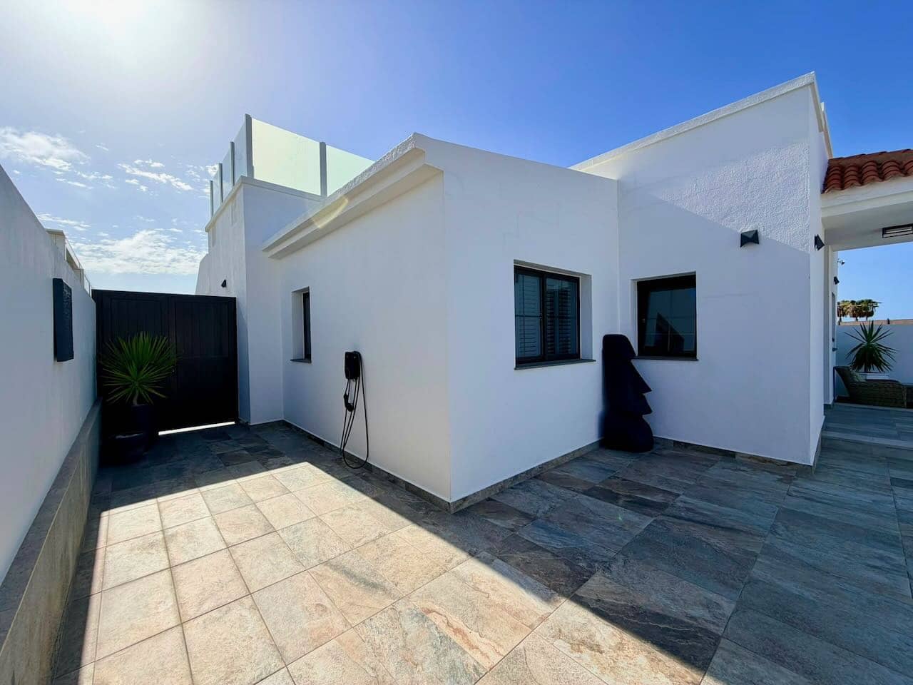3 soverom Villa til salgs i Caleta de Fuste med svømmebasseng garasje - € 749 000 (Ref: 10043580)