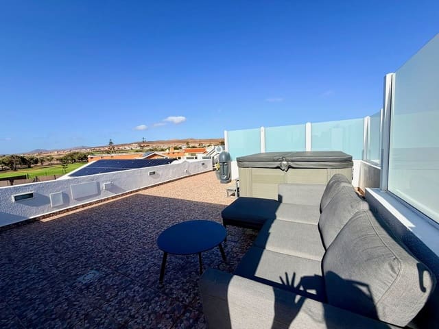 3 soverom Villa til salgs i Caleta de Fuste, Antigua med svømmebasseng garasje - € 749 000 (Ref: 10043580)