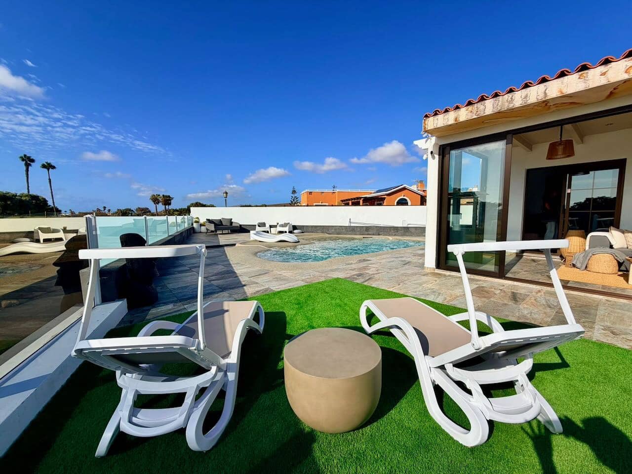 3 soverom Villa til salgs i Caleta de Fuste med svømmebasseng garasje - € 749 000 (Ref: 10043580)
