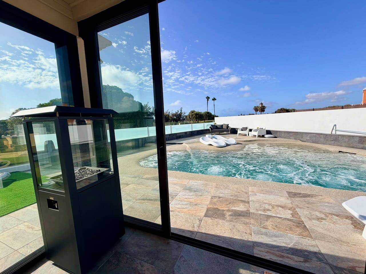 3 soverom Villa til salgs i Caleta de Fuste med svømmebasseng garasje - € 749 000 (Ref: 10043580)
