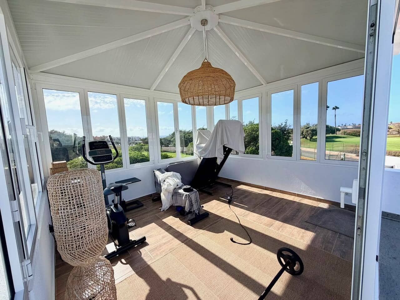 3 soverom Villa til salgs i Caleta de Fuste med svømmebasseng garasje - € 749 000 (Ref: 10043580)