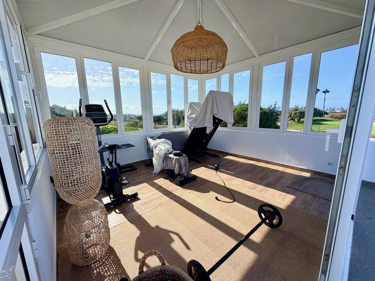 3 soverom Villa til salgs i Caleta de Fuste med svømmebasseng garasje - € 749 000 (Ref: 10043580)