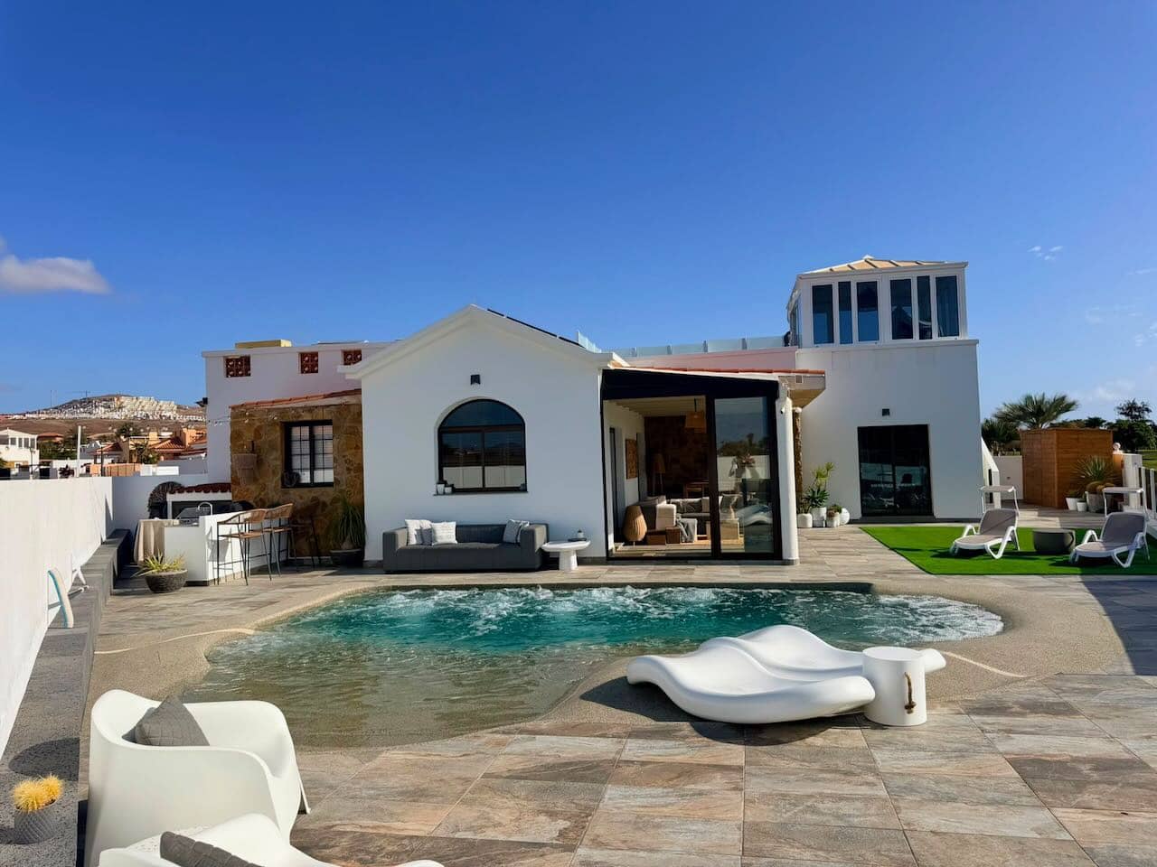 3 soverom Villa til salgs i Caleta de Fuste med svømmebasseng garasje - € 749 000 (Ref: 10043580)