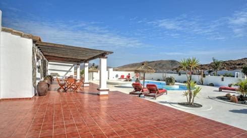 5 soveværelse Villa til salg i Casillas de Morales, Antigua med swimmingpool - € 845.000 (Ref: 4539402)