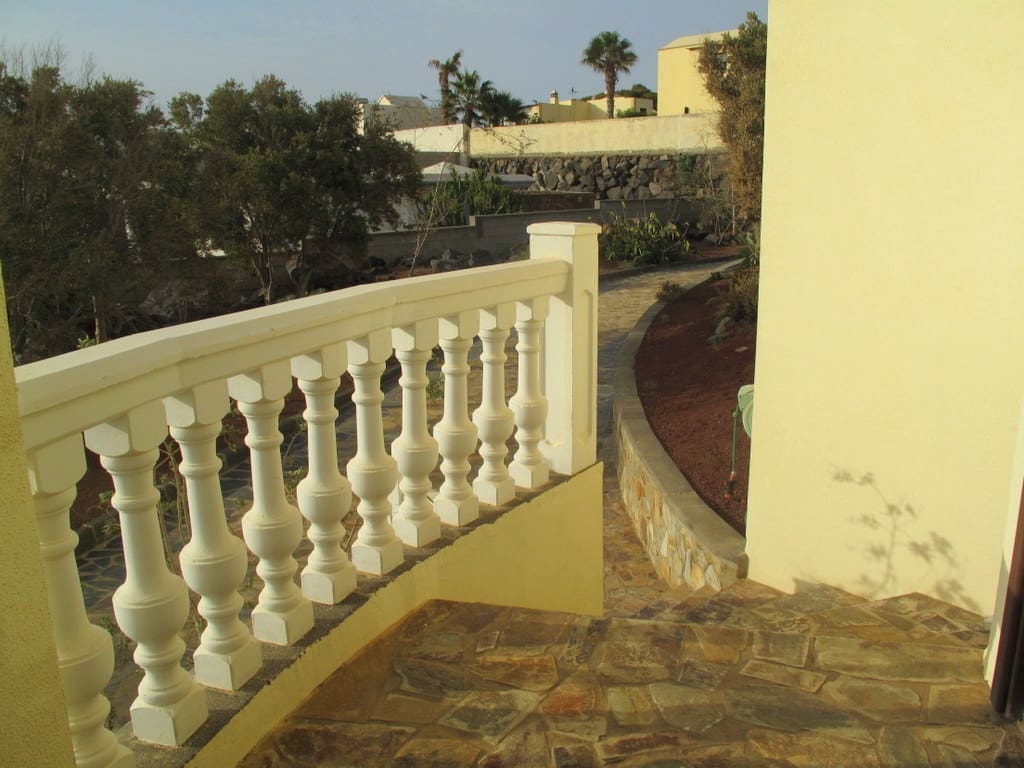 4 soverom Villa til salgs i Costa Teguise med svømmebasseng garasje - € 795 950 (Ref: 5036175)