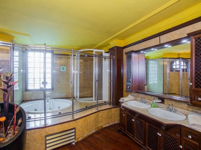 4 soverom Villa til salgs i Costa Teguise, Teguise med svømmebasseng garasje - € 795 950 (Ref: 5036175)