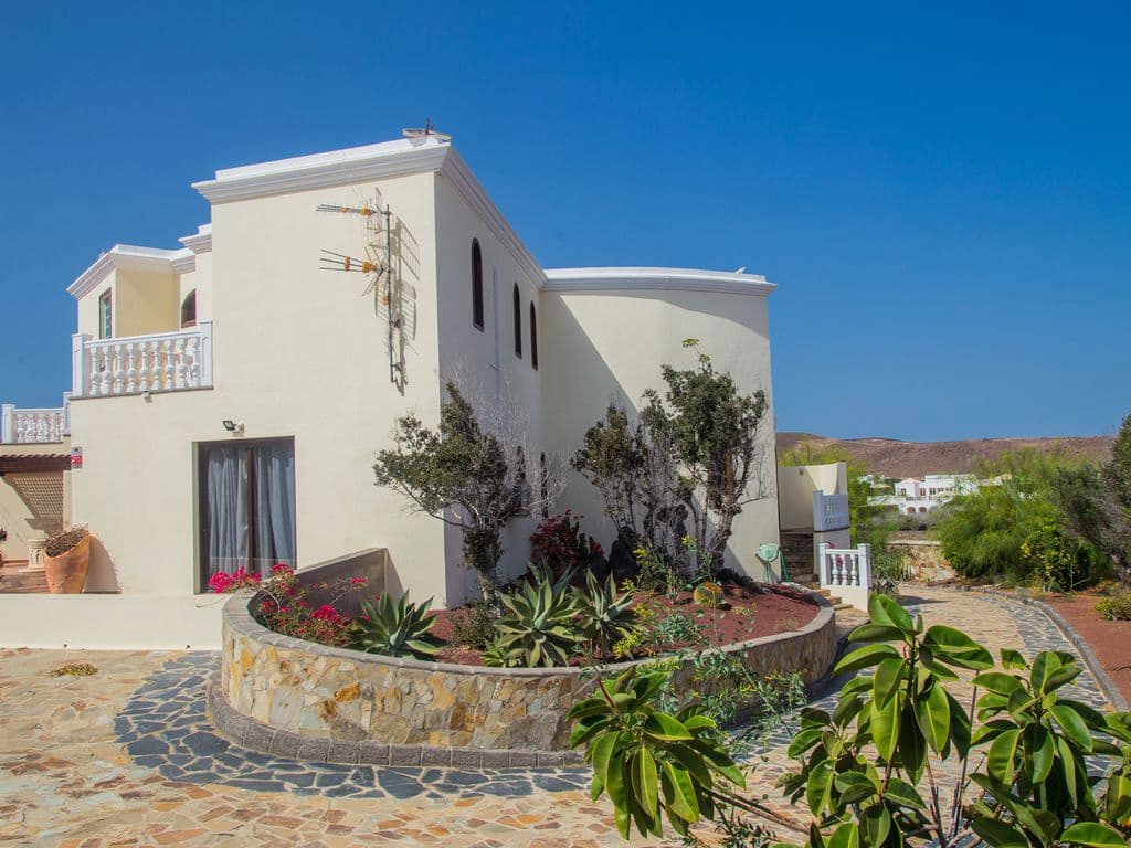4 soverom Villa til salgs i Costa Teguise med svømmebasseng garasje - € 795 950 (Ref: 5036175)