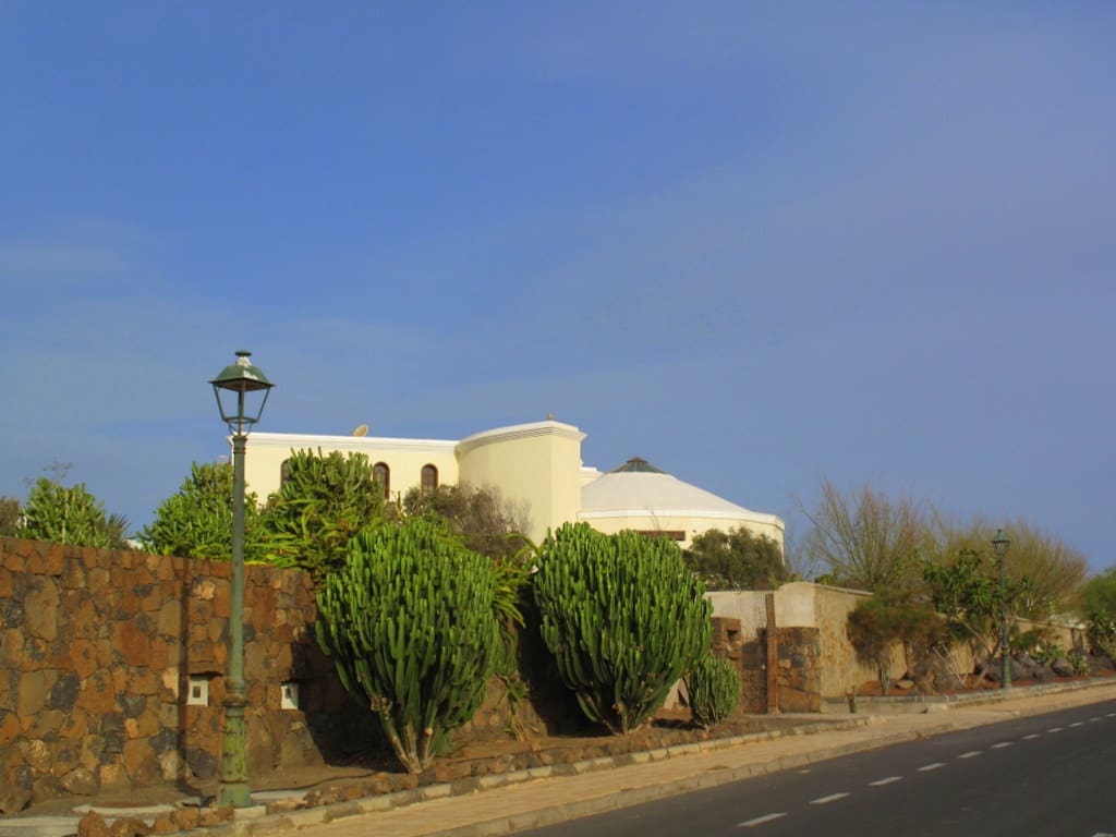 4 soverom Villa til salgs i Costa Teguise med svømmebasseng garasje - € 795 950 (Ref: 5036175)