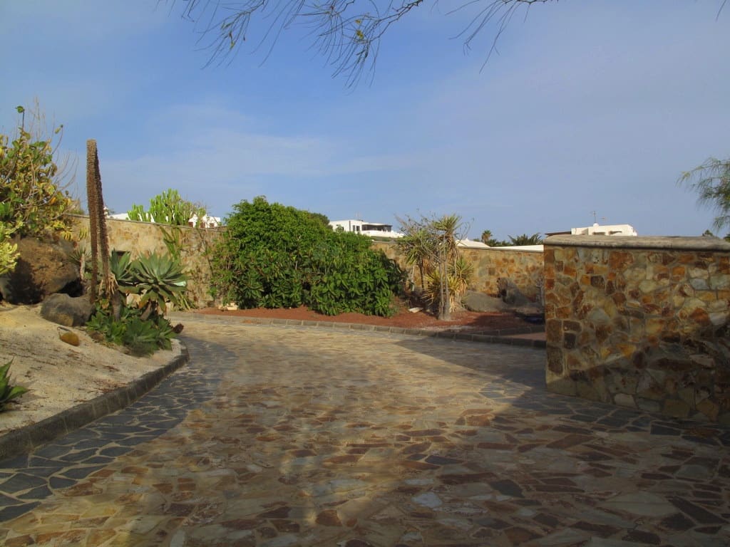 4 soverom Villa til salgs i Costa Teguise med svømmebasseng garasje - € 795 950 (Ref: 5036175)
