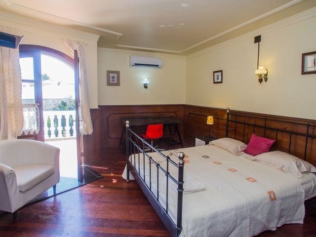 4 soverom Villa til salgs i Costa Teguise, Teguise med svømmebasseng garasje - € 795 950 (Ref: 5036175)