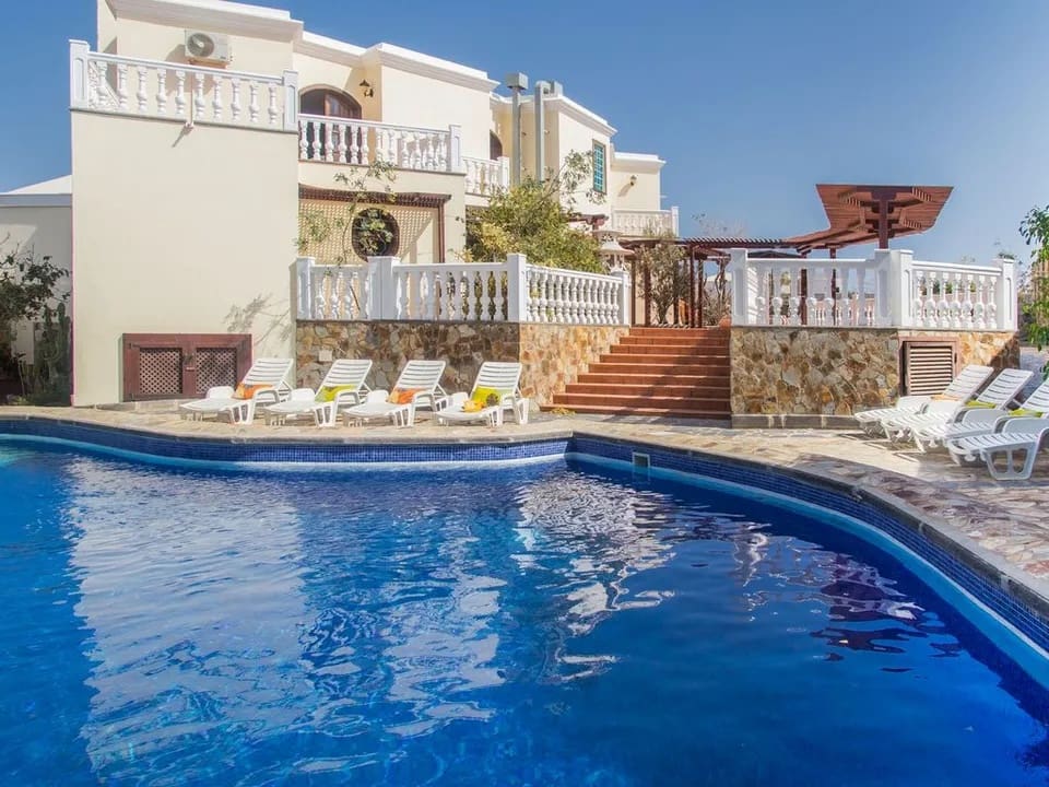 4 soverom Villa til salgs i Costa Teguise med svømmebasseng garasje - € 795 950 (Ref: 5036175)