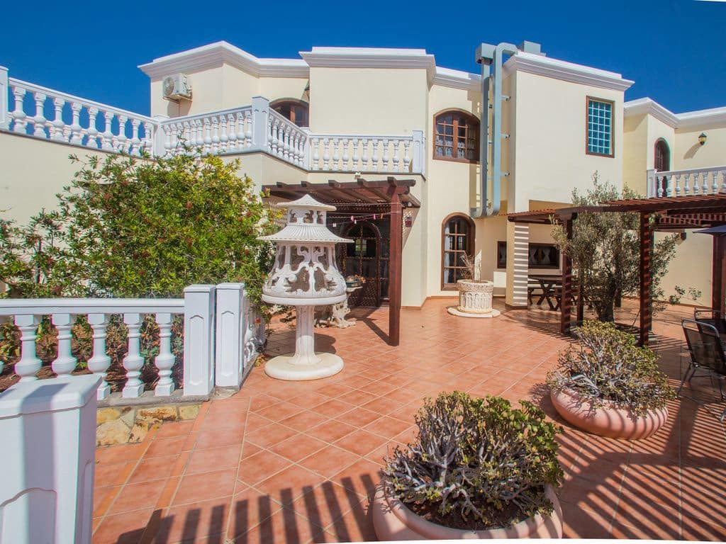 4 soverom Villa til salgs i Costa Teguise med svømmebasseng garasje - € 795 950 (Ref: 5036175)