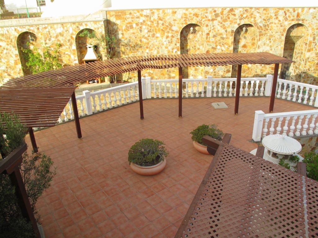 4 soverom Villa til salgs i Costa Teguise med svømmebasseng garasje - € 795 950 (Ref: 5036175)