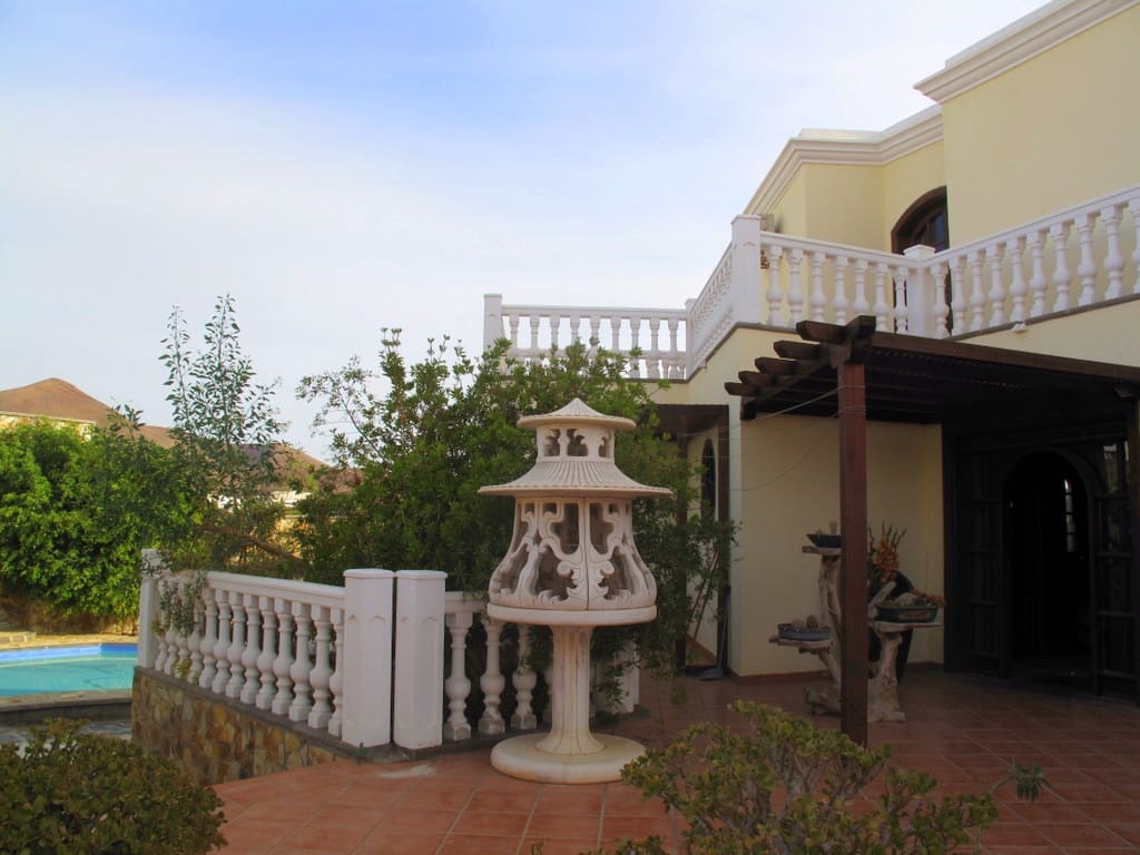 4 soverom Villa til salgs i Costa Teguise med svømmebasseng garasje - € 795 950 (Ref: 5036175)