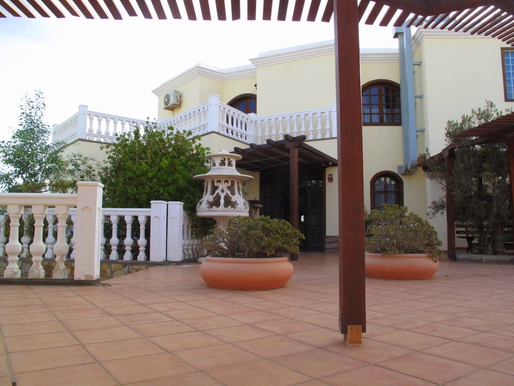 4 soverom Villa til salgs i Costa Teguise med svømmebasseng garasje - € 795 950 (Ref: 5036175)