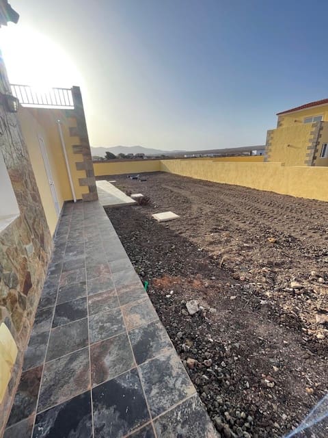 4 bedroom Finca/Country House for sale in Antigua - € 320,000 (Ref: 8457294)