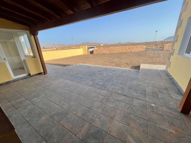 4 bedroom Finca/Country House for sale in Antigua - € 320,000 (Ref: 8457294)