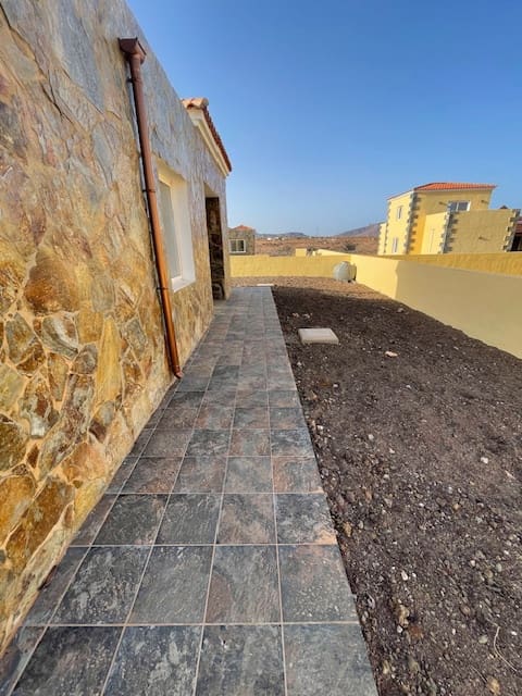 4 bedroom Finca/Country House for sale in Antigua - € 320,000 (Ref: 8457294)