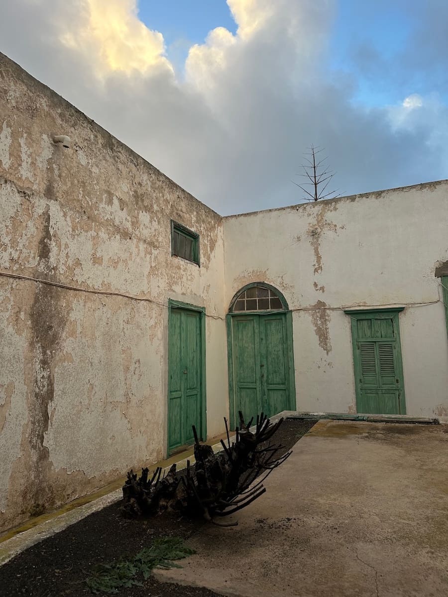 6 soveværelse Finca/Landehus til salg i La Vegueta med garage - € 970.000 (Ref: 8637571)