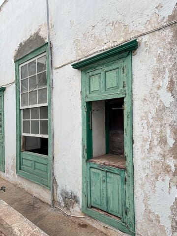 6 soveværelse Finca/Landehus til salg i La Vegueta, Tinajo med garage - € 970.000 (Ref: 8637571)