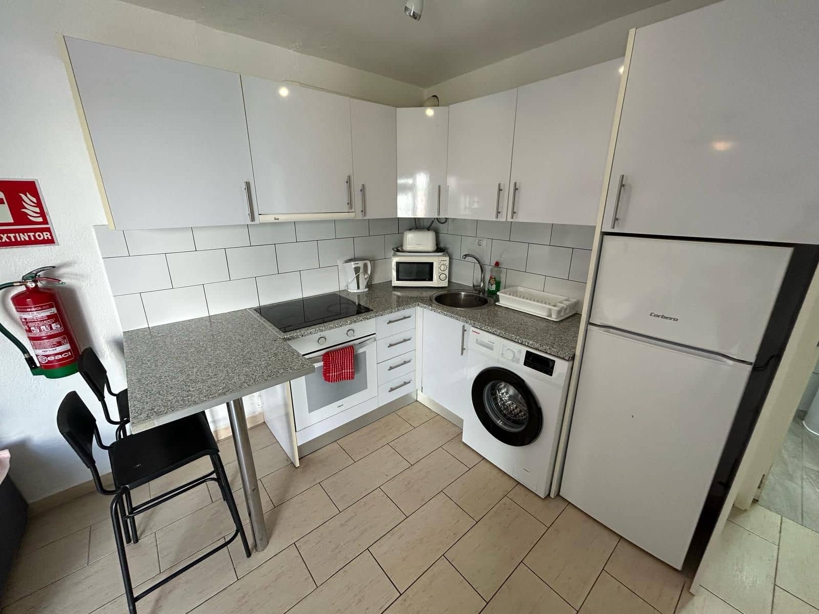 1 slaapkamer Appartement te koop in Caleta de Fuste met zwembad - € 145.000 (Ref: 8658862)