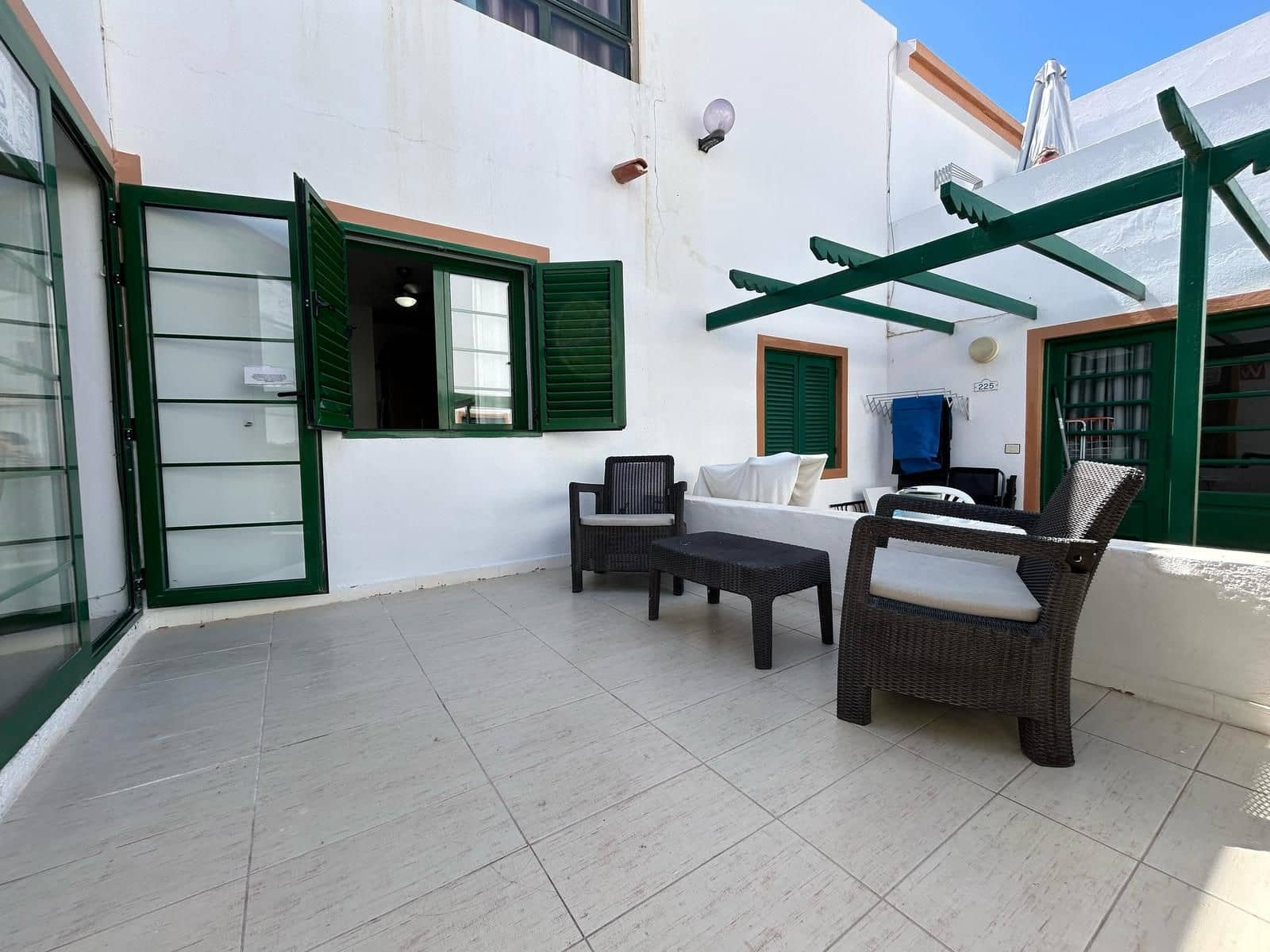 1 slaapkamer Appartement te koop in Caleta de Fuste met zwembad - € 145.000 (Ref: 8658862)
