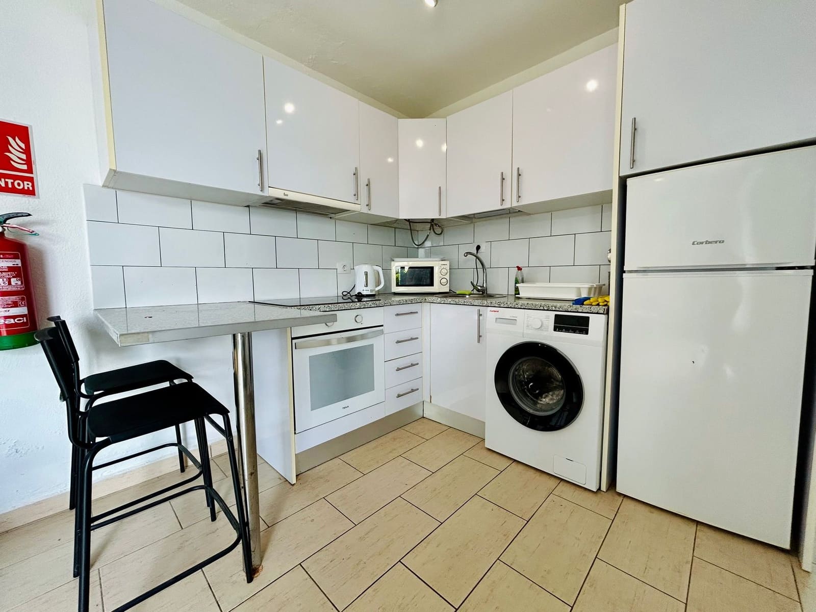 1 bedroom Apartment for sale in Caleta de Fuste with pool - € 145,000 (Ref: 8658862)