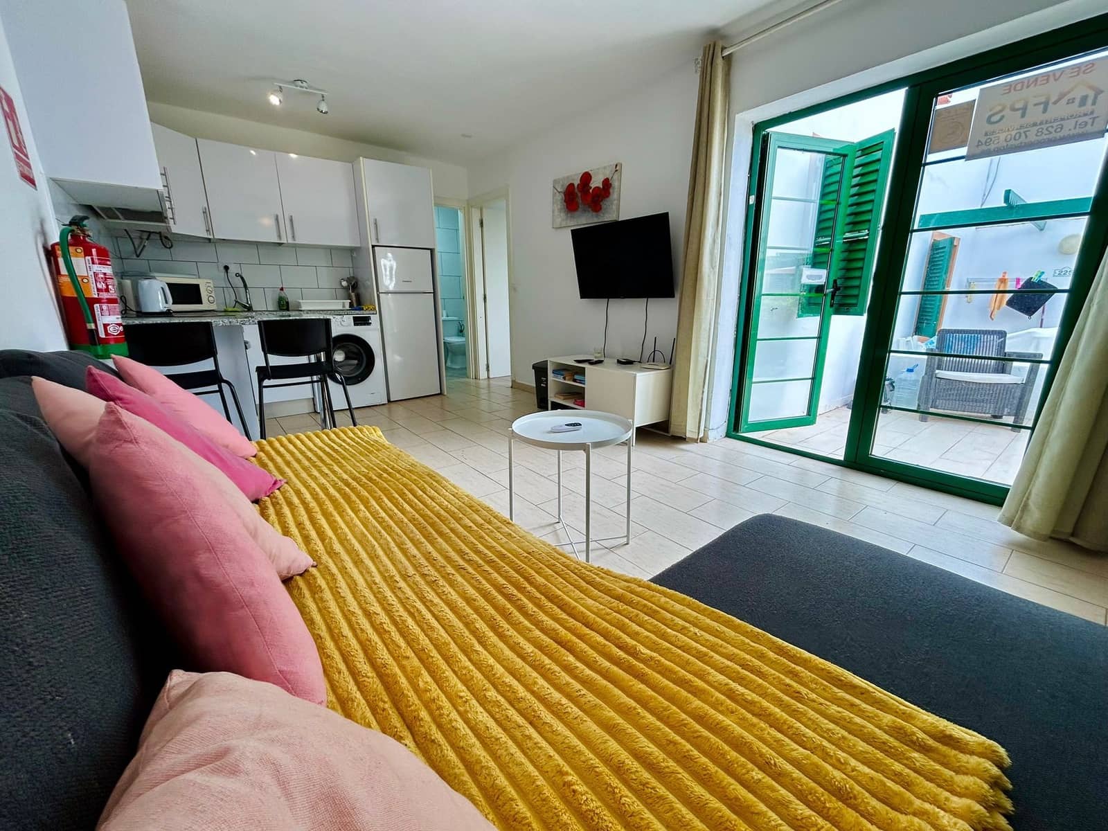 1 bedroom Apartment for sale in Caleta de Fuste with pool - € 145,000 (Ref: 8658862)