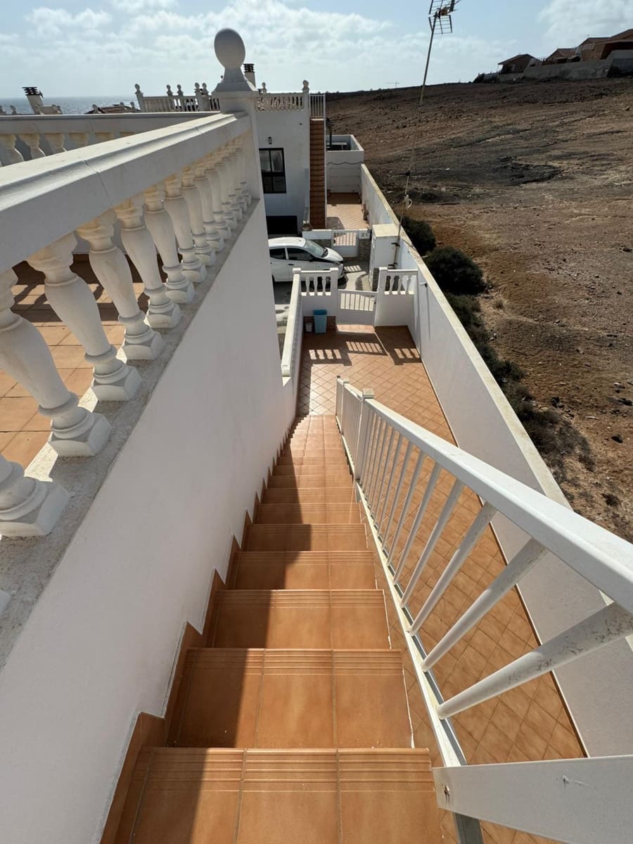 3 soveværelse Semi-Rækkehus til salg i Costa de Antigua med garage - € 285.000 (Ref: 8718458)