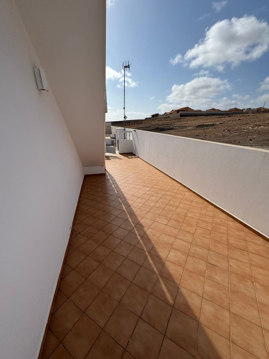 3 soveværelse Semi-Rækkehus til salg i Costa de Antigua med garage - € 285.000 (Ref: 8718458)