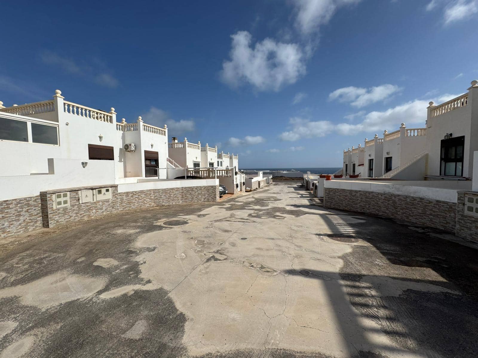 3 soveværelse Semi-Rækkehus til salg i Costa de Antigua med garage - € 285.000 (Ref: 8718458)