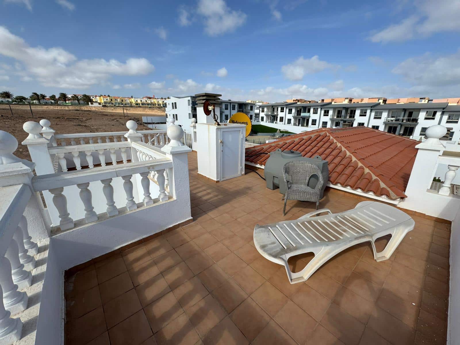 3 soveværelse Semi-Rækkehus til salg i Costa de Antigua med garage - € 285.000 (Ref: 8718458)