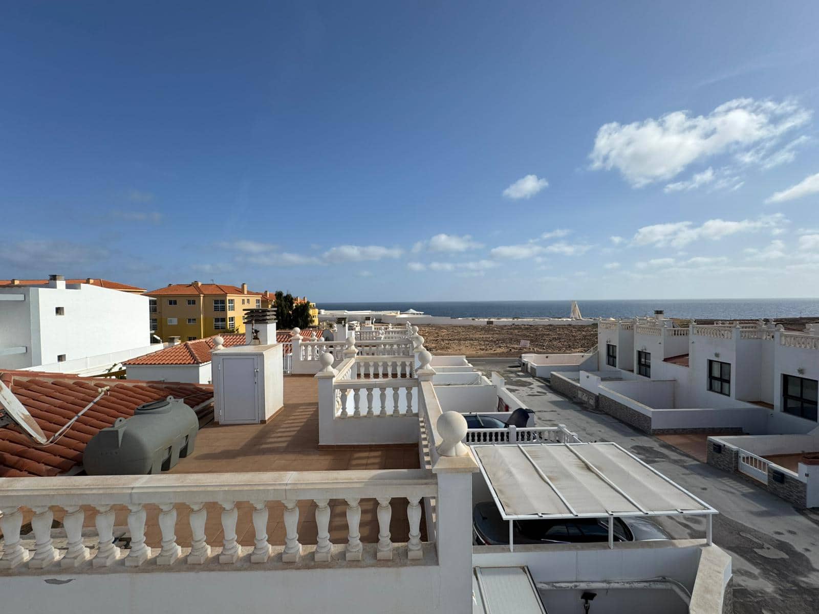 3 soveværelse Semi-Rækkehus til salg i Costa de Antigua med garage - € 285.000 (Ref: 8718458)