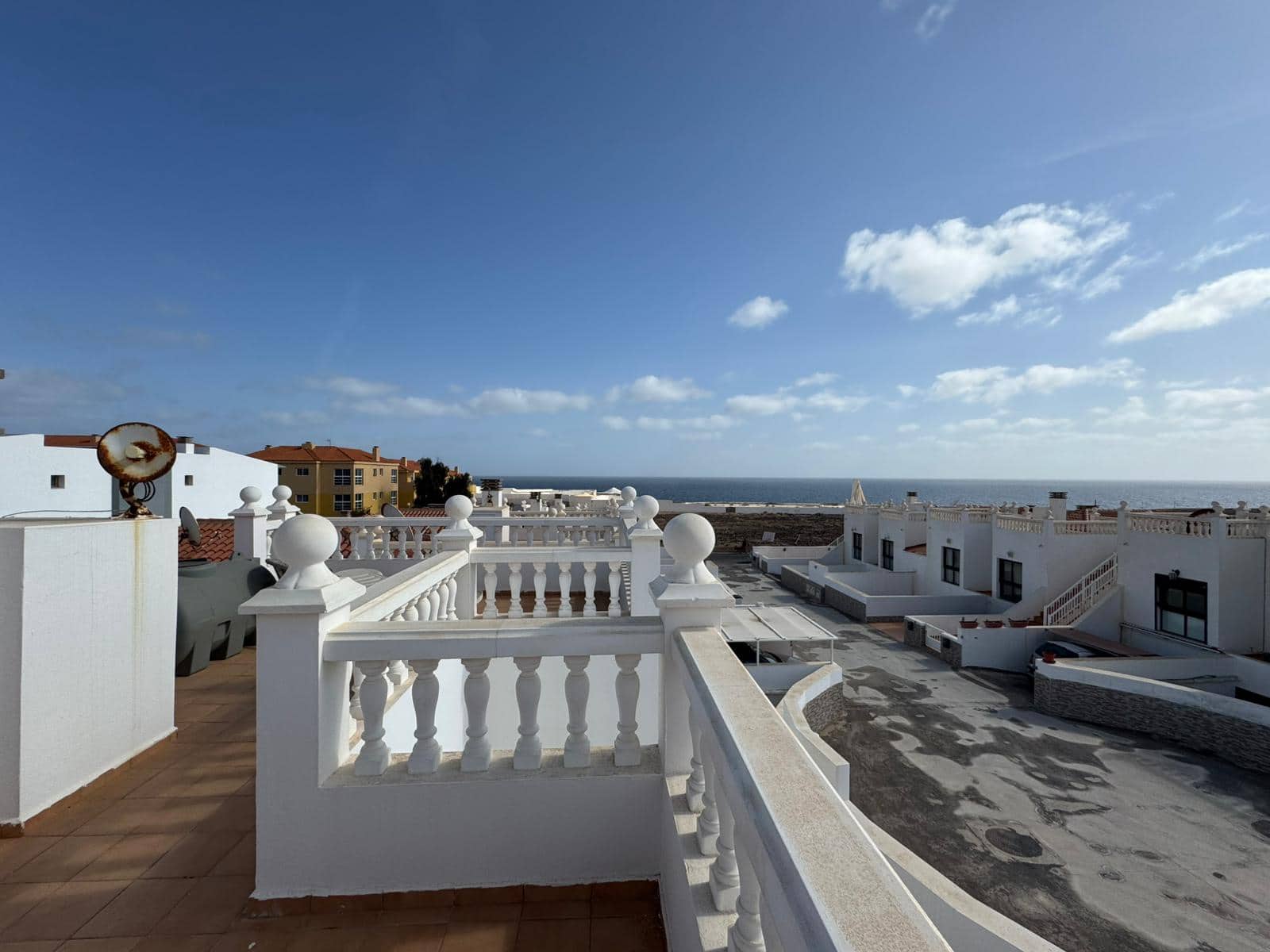 3 soveværelse Semi-Rækkehus til salg i Costa de Antigua med garage - € 285.000 (Ref: 8718458)