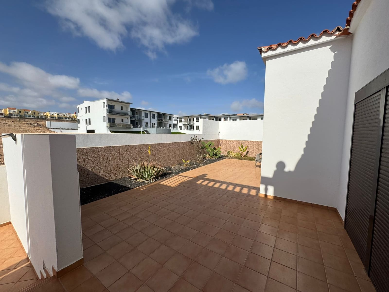 3 soveværelse Semi-Rækkehus til salg i Costa de Antigua med garage - € 285.000 (Ref: 8718458)