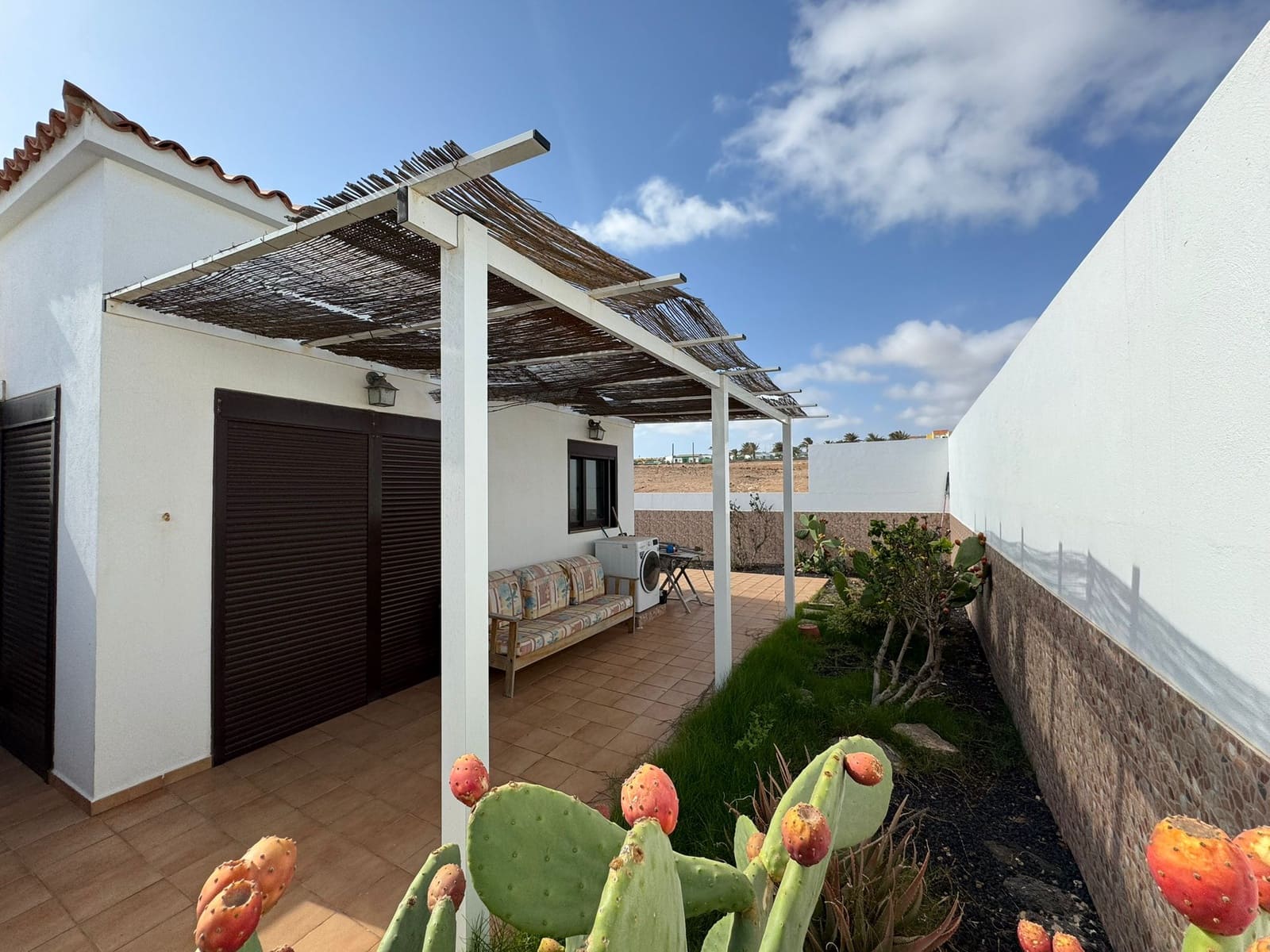 3 soveværelse Semi-Rækkehus til salg i Costa de Antigua med garage - € 285.000 (Ref: 8718458)