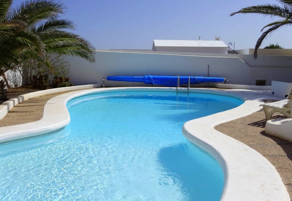 5 bedroom Villa for sale in Playa Blanca - € 720,000 (Ref: 8883912)