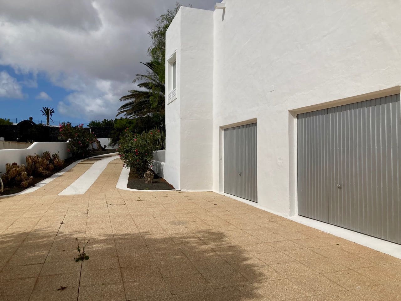 5 bedroom Villa for sale in Playa Blanca - € 720,000 (Ref: 8883912)