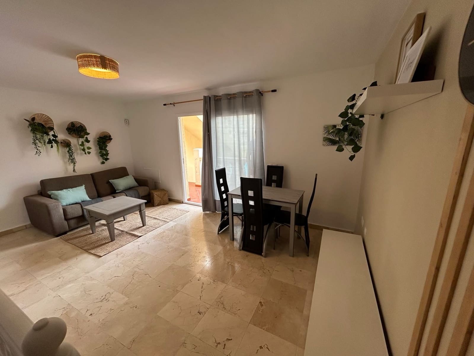 3 slaapkamer Rijtjeshuis te koop in Caleta de Fuste met zwembad - € 229.000 (Ref: 8935975)