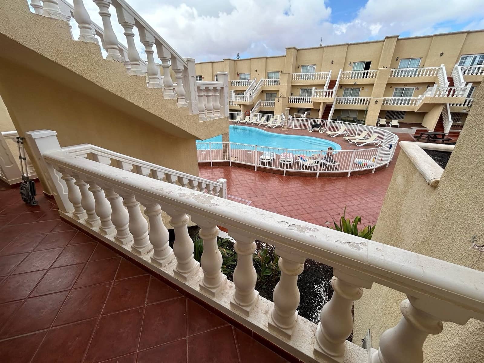 3 slaapkamer Rijtjeshuis te koop in Caleta de Fuste met zwembad - € 229.000 (Ref: 8935975)