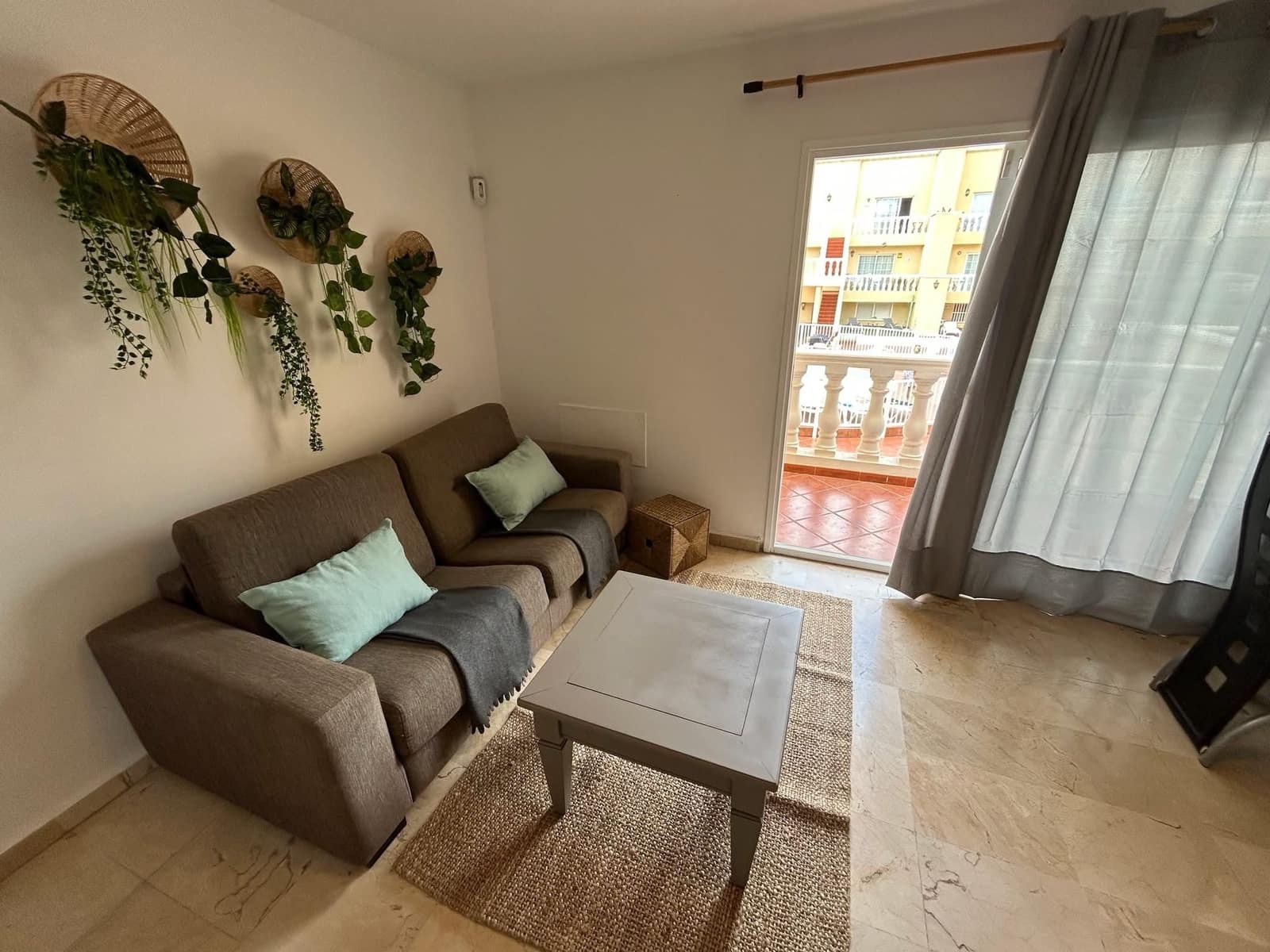 3 slaapkamer Rijtjeshuis te koop in Caleta de Fuste met zwembad - € 229.000 (Ref: 8935975)