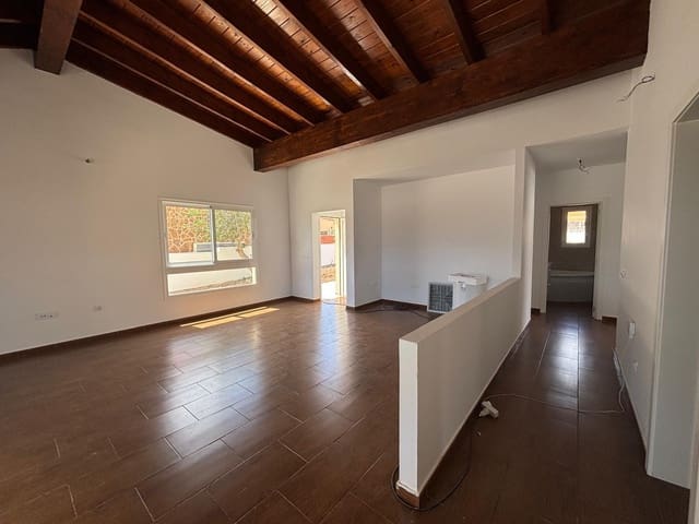 3 bedroom Finca/Country House for sale in Triquivijate, Antigua - € 310,000 (Ref: 8961945)